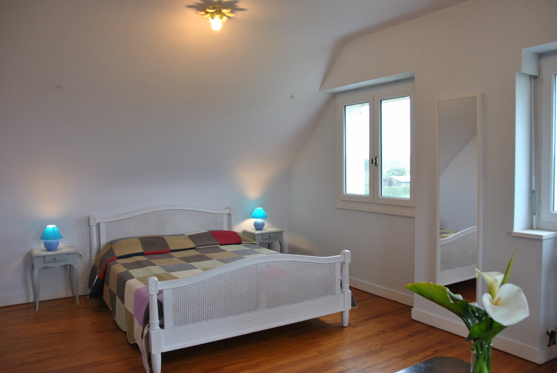 Grande chambre à l'étage (lit Queen Size)