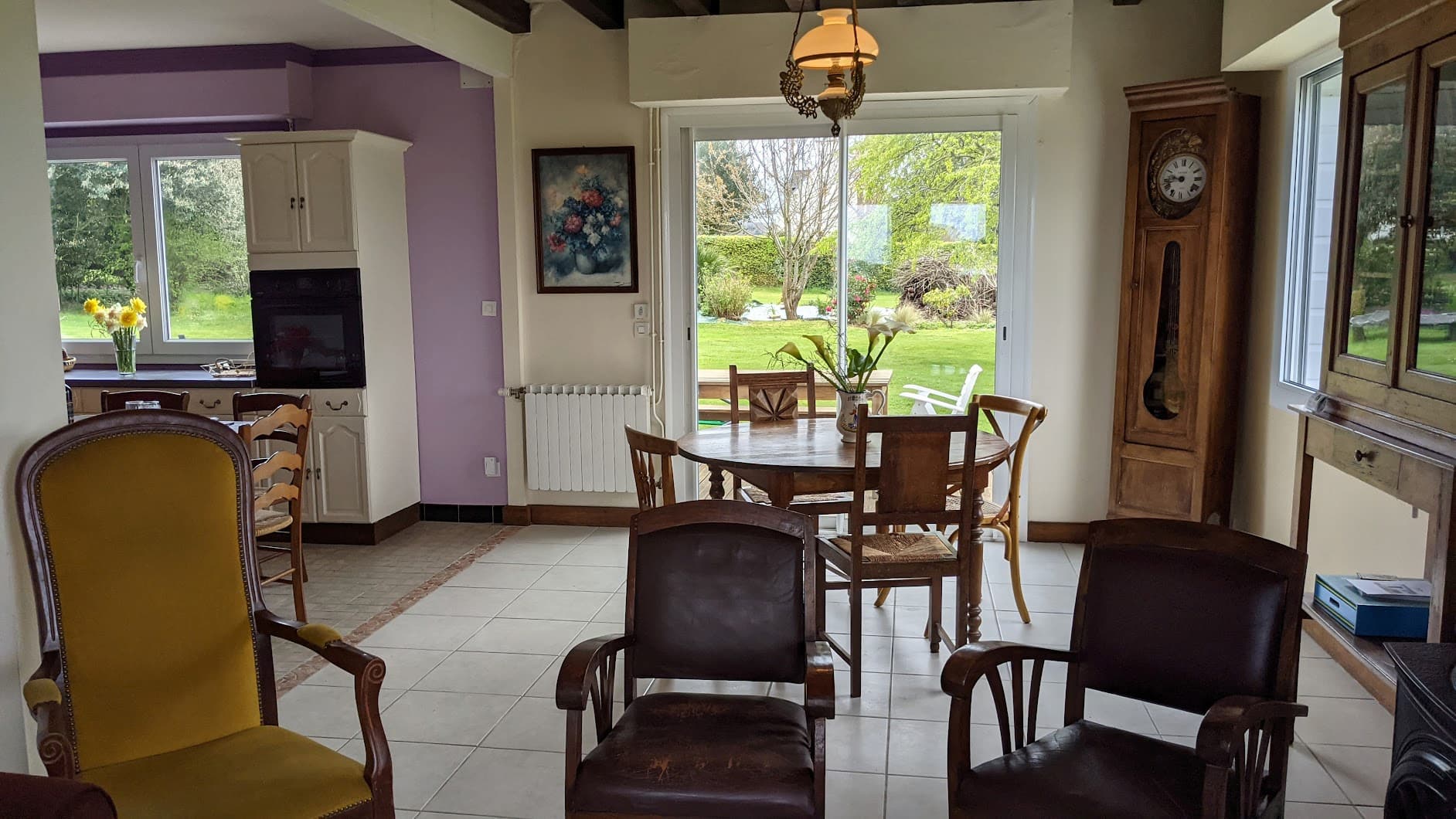 Salon, vue sur la terrase